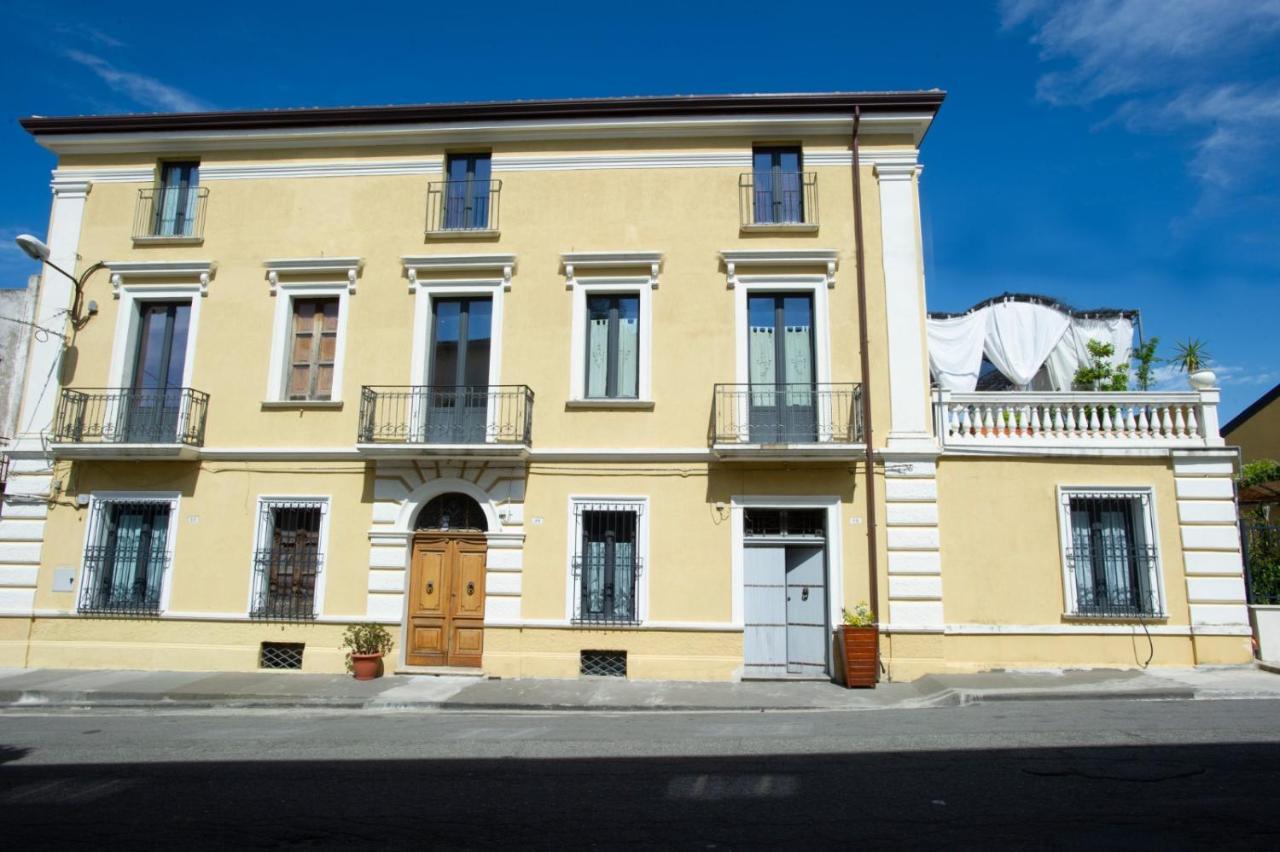 Bed and Breakfast Palazzo Scura Vaccarizzo Albanese Exterior foto
